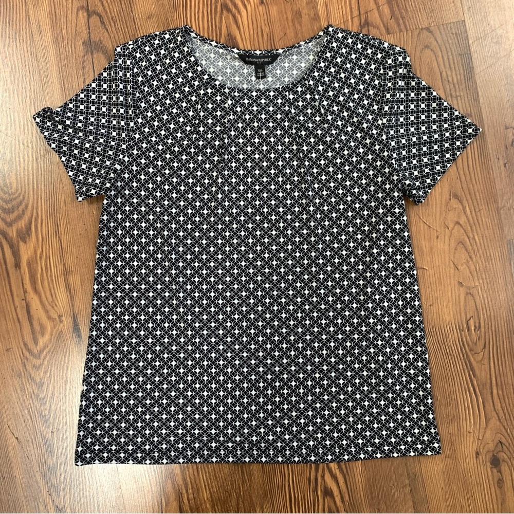 Banana Republic black women’s blouse, size XS